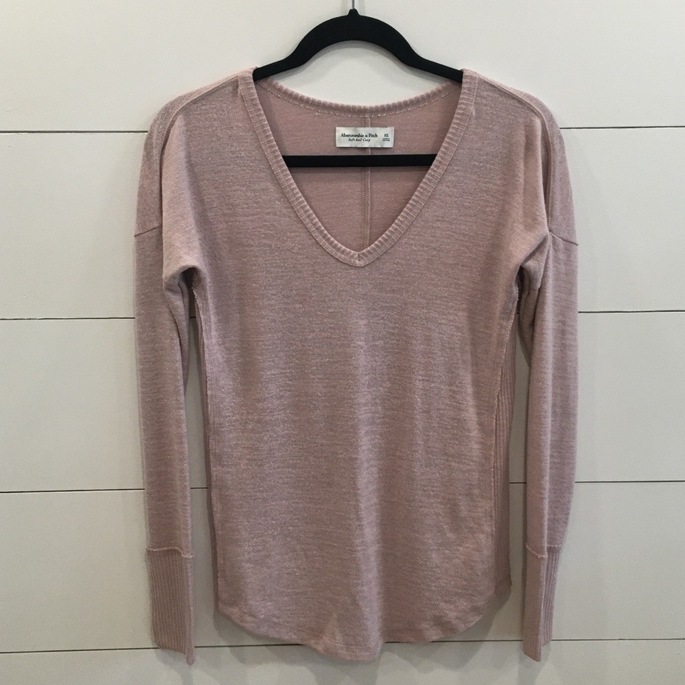 Abercrombie & Fitch Long-Sleeve V-Neck Women’s Tee